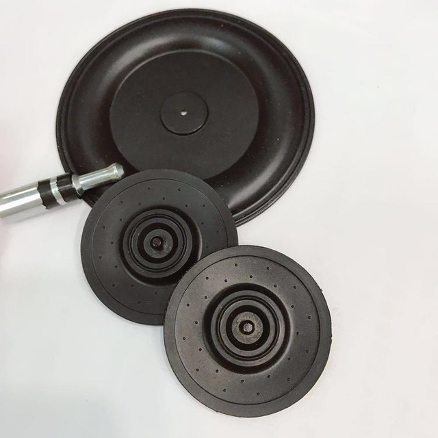 Produtos automotivos de borracha moldada