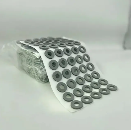 رغوة السيليكون مقابل الإسفنج مقابل المطاط الصلب للمركبات الكهربائية