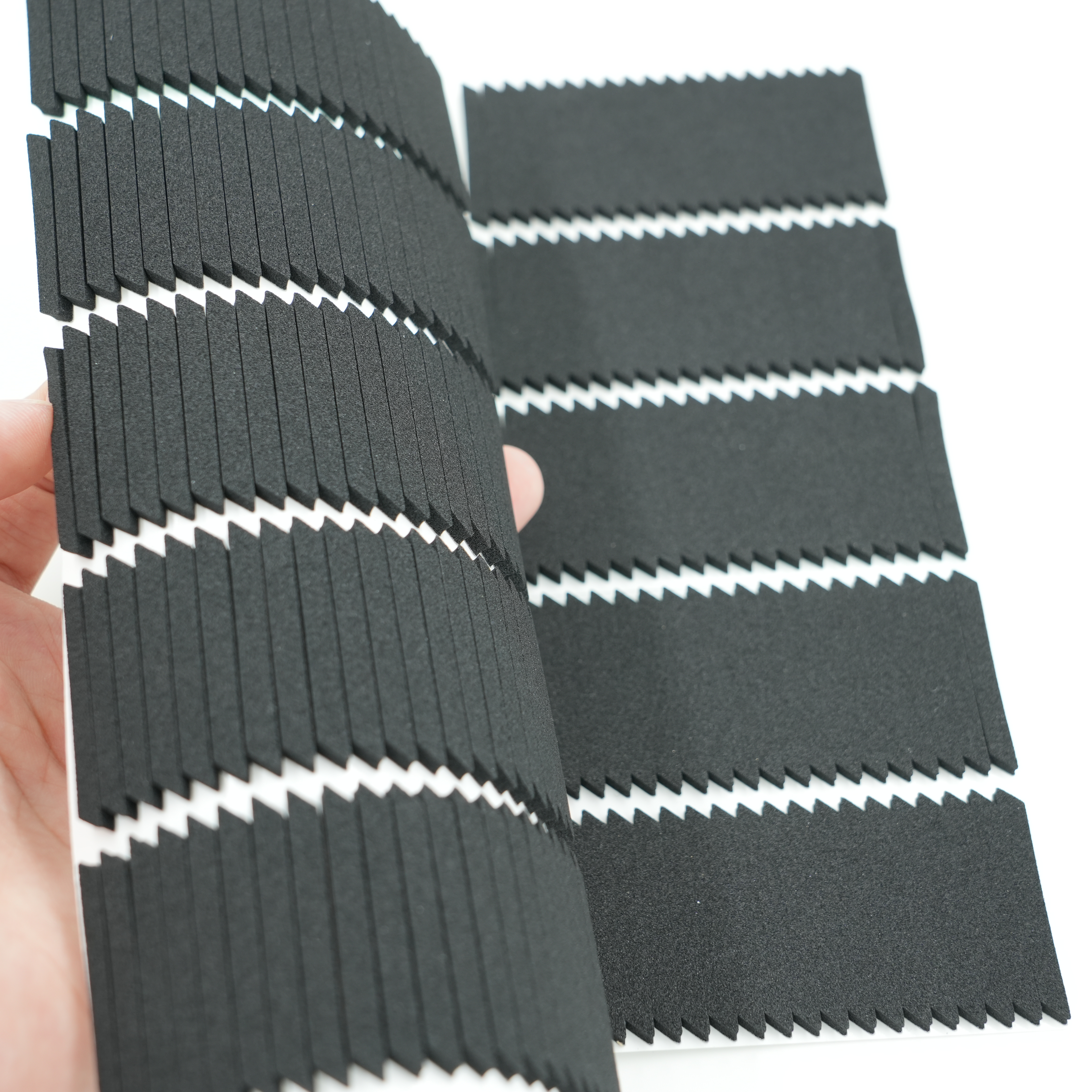 EPDM-schuimplaten met gesloten cellen voor trillingsdemping en het opvullen van gaten in automobieltoepassingen